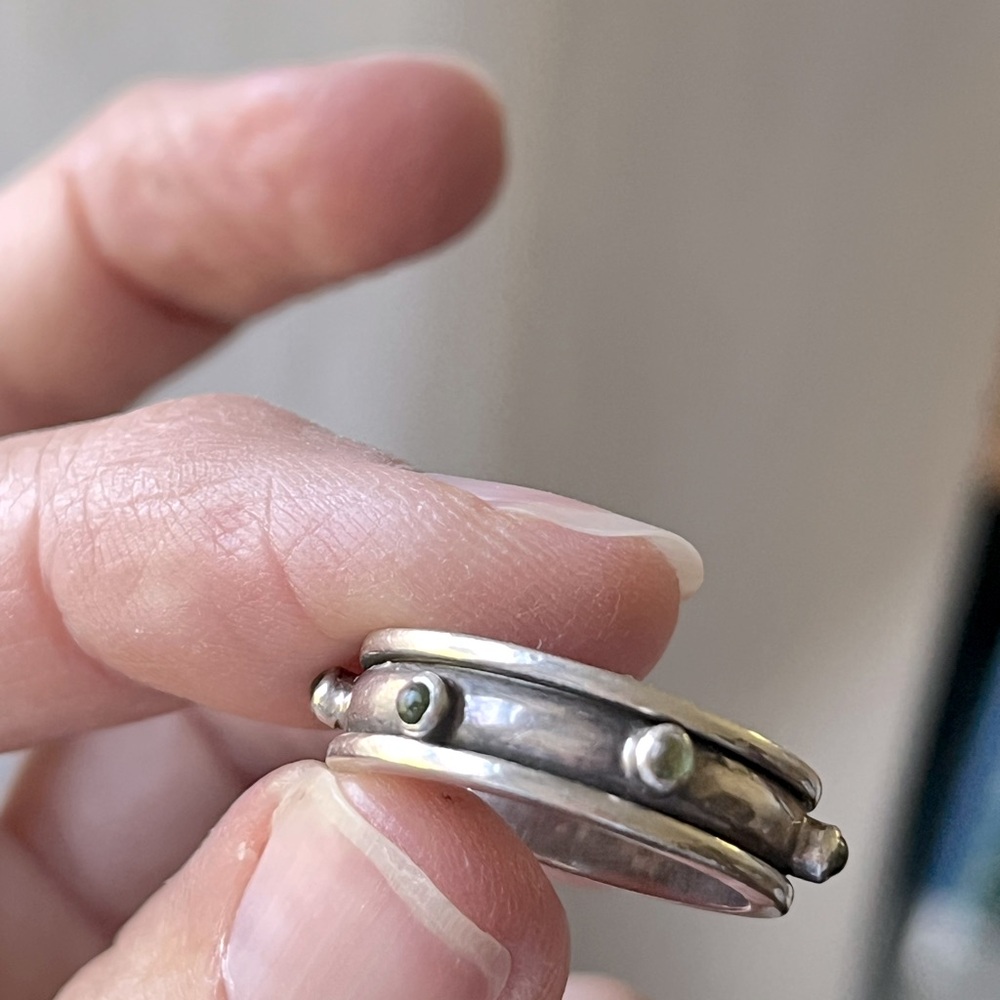 Sterling silver Peridot spin ring